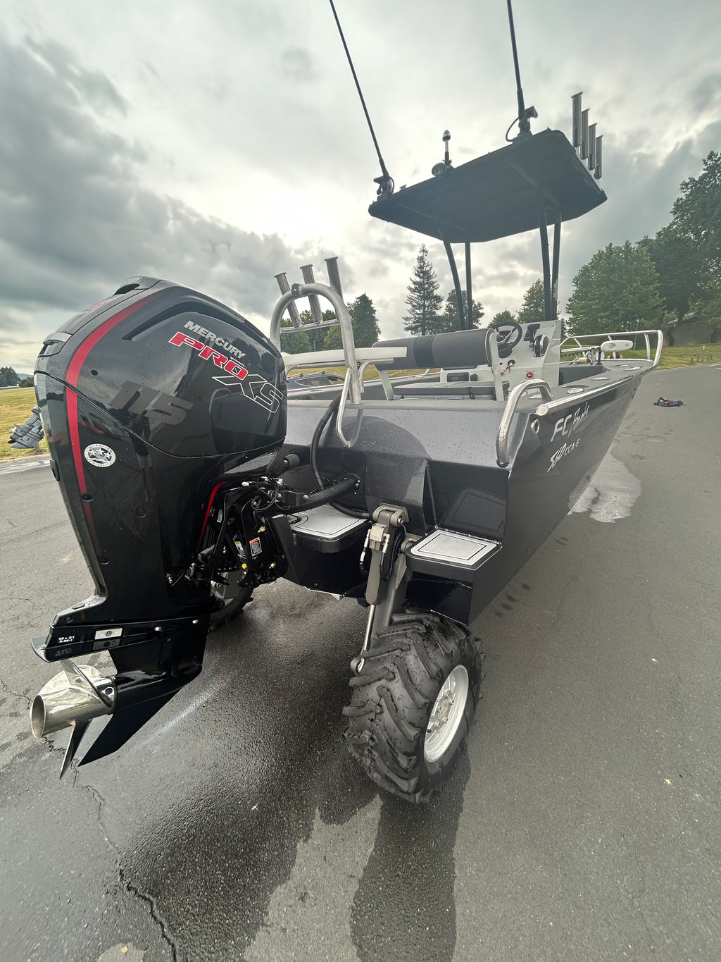 2024 FC 560 Center Console Amphibious